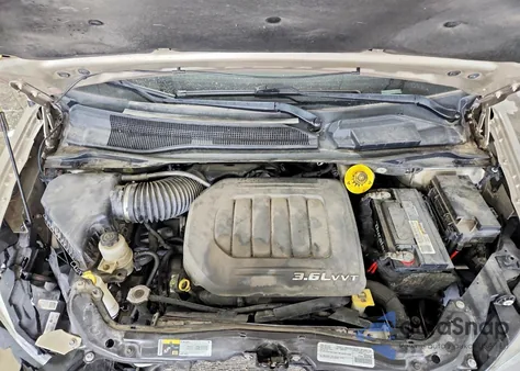 2016 Chrysler Town & Country Touring L z USA, uszkodzony, nr VIN 2C4RC1CG9GR306207